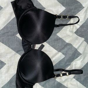 Black VS push up bra